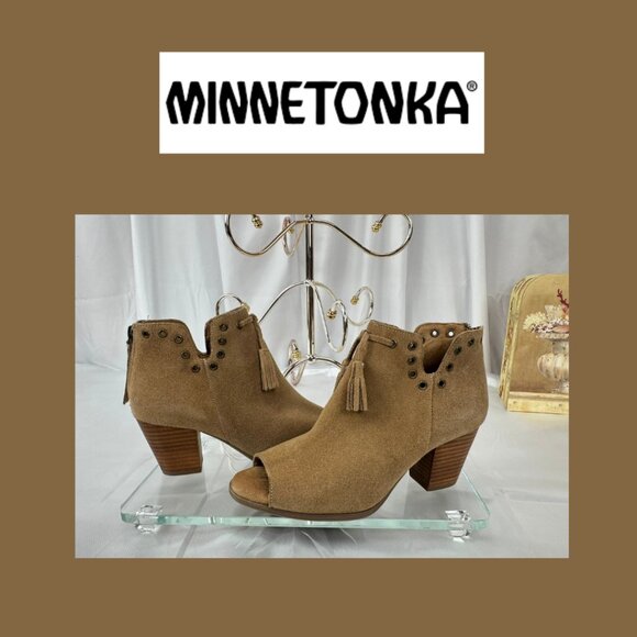 Minnetonka Margot Suede Ankle Booties Sz. 8 Taupe Side Zip ~ Excellent Condition - Picture 1 of 7
